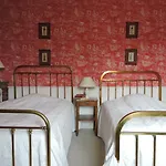 Hotel Le Domaine De Mestré, The Originals Relais 3*