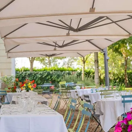 Hotel Le Domaine De Mestré, The Originals Relais