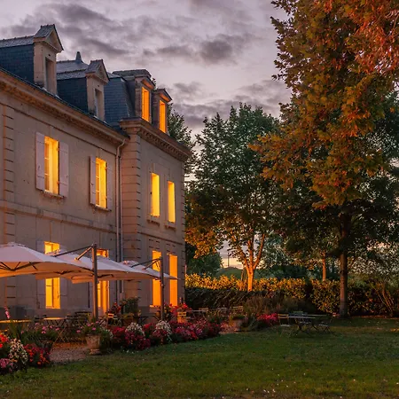 Hotel Le Domaine De Mestré, The Originals Relais 3*