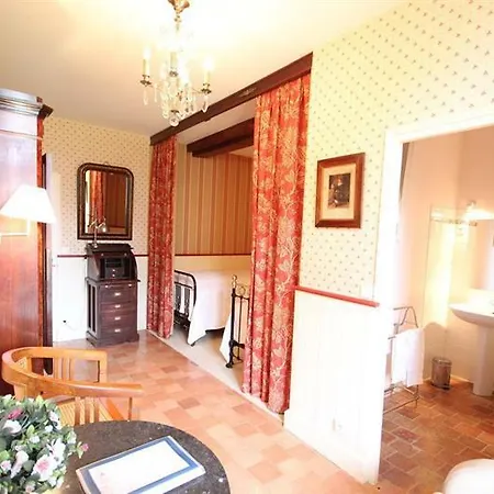 Hotel Le Domaine De Mestré, The Originals Relais 3*